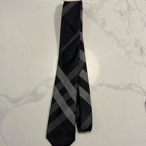 Manston Burberry tie.